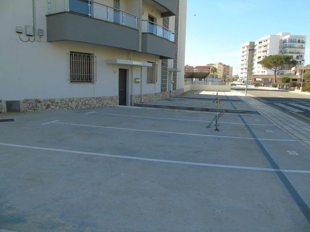 Appartement Premiere Ligne De Mer Roses Exterior photo