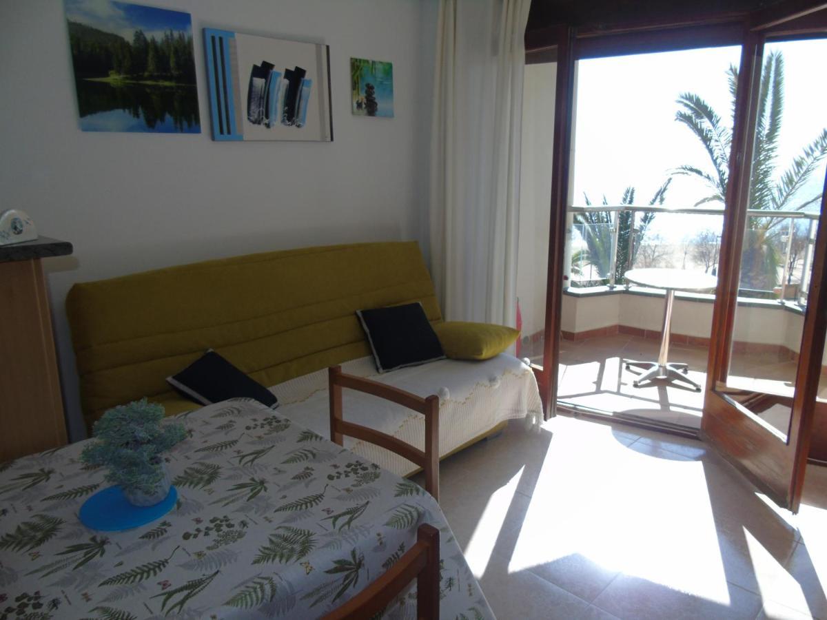 Appartement Premiere Ligne De Mer Roses Exterior photo
